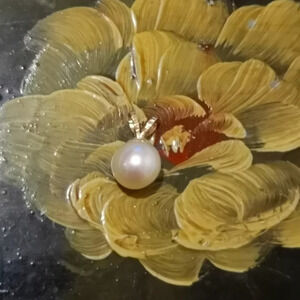 ✨ 14k Gold & Lustrous Natural Pearl Pendant ✨